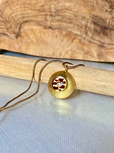 Hout in goud | handgemaakte hanger met echt Zweeds hout