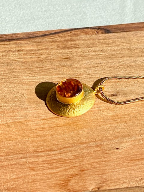 Hout in goud | handgemaakte hanger met echt Zweeds hout