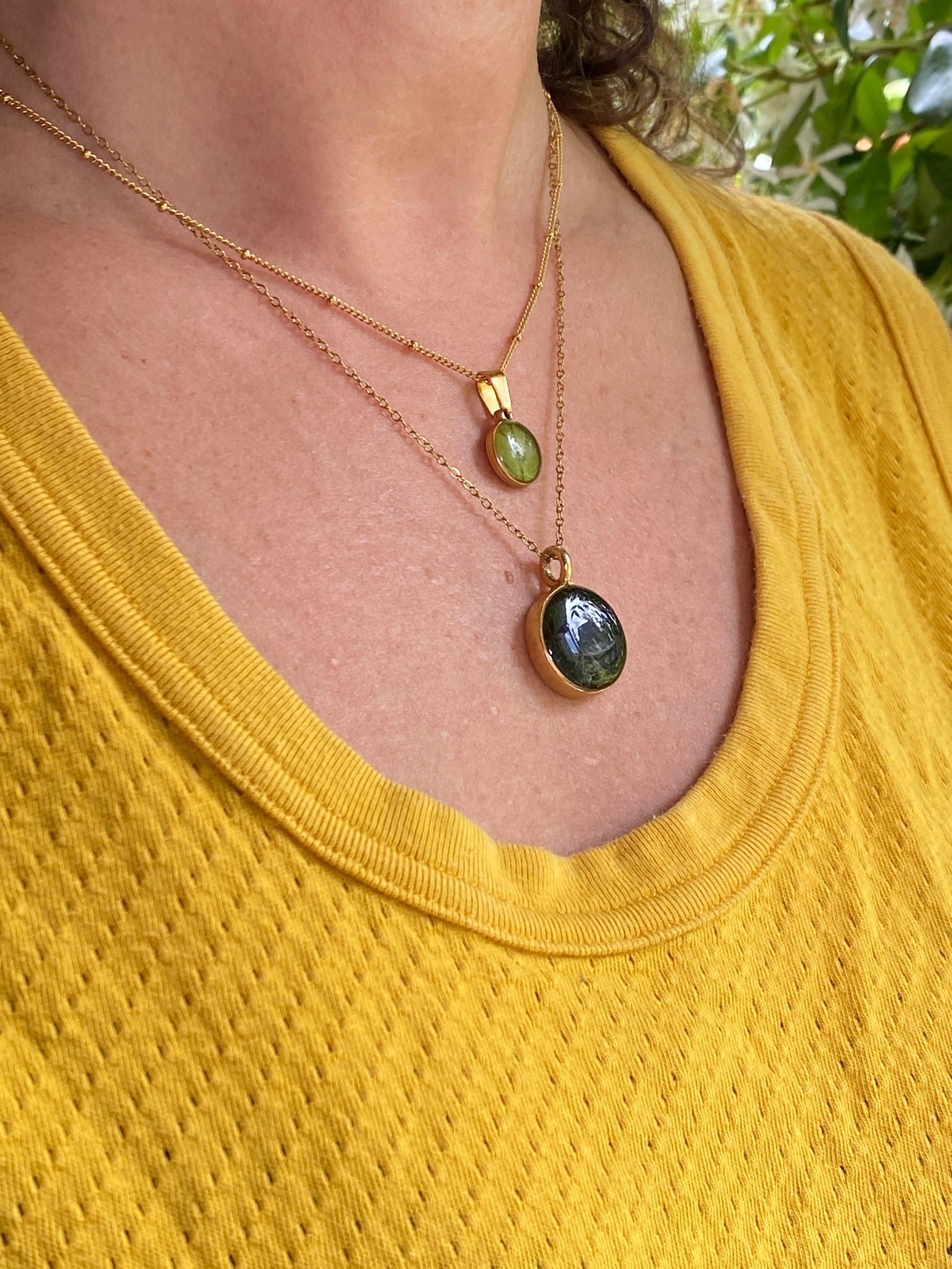 gold plated  handgemaakte halskettingen met gedroogde blaadjes en mos