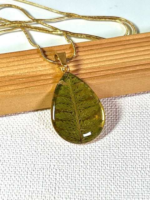Drop pendant with fern leaf