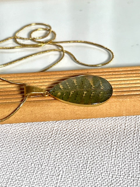 Drop pendant with fern leaf