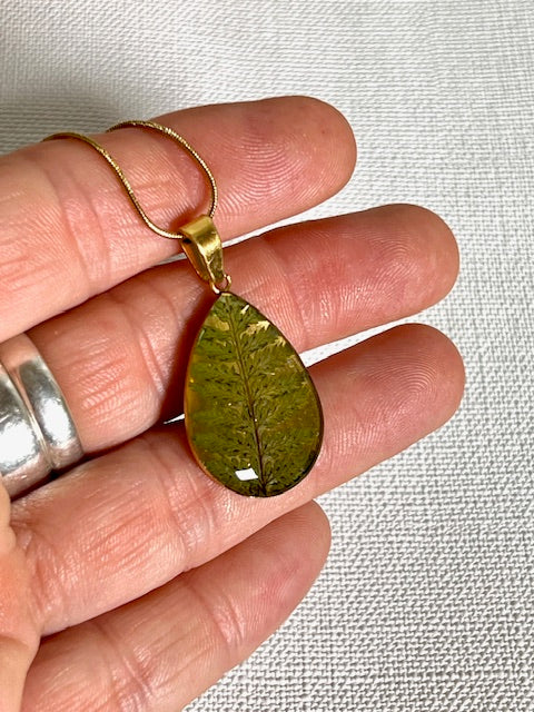 Drop pendant with fern leaf
