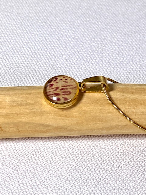 goldplated hanger azalea blad.