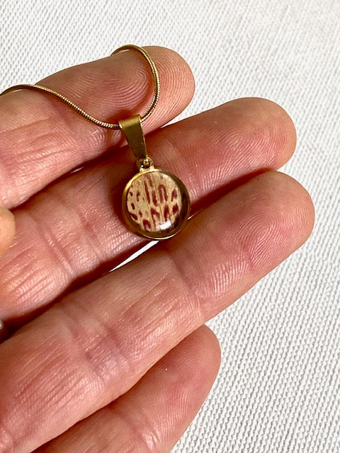 goldplated hanger azalea blad.