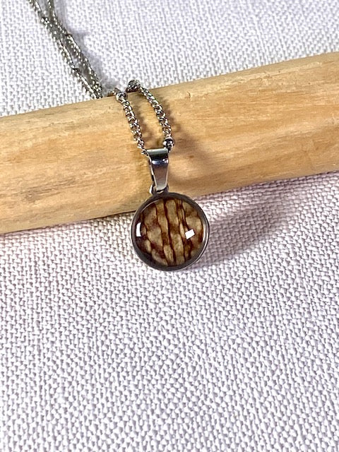 Botanische ketting met gedroogde kievitsbloem 