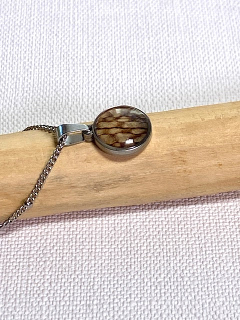 Botanische ketting met gedroogde kievitsbloem 