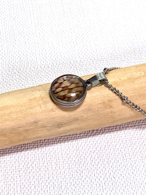 Botanische ketting met gedroogde kievitsbloem 