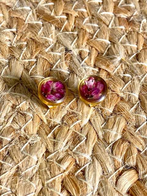 gold plated bloem oorstekers 