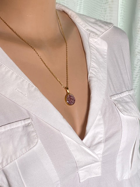 Azalea bloemketting in gold plated hanger