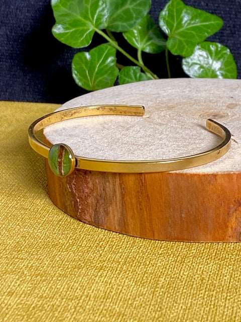 handgemaakte botanische vergulde armband met natuur in kunsthars