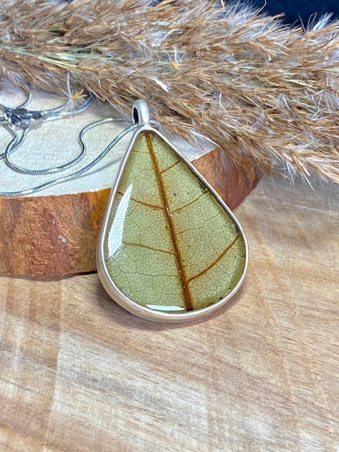 Grote druppelhanger met echt blad