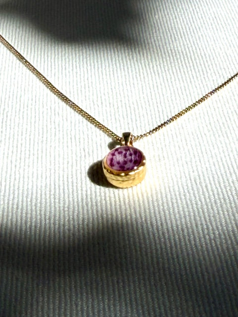  gouden rond hangertje uniek met echte paarse orchidee 22k verguld 10mm BeLeaf Art