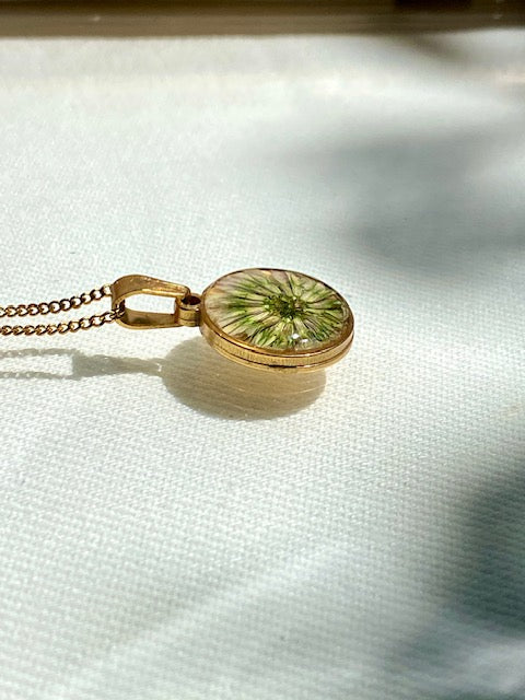 Klaverbloem in gold-plated hanger - magisch patroon
