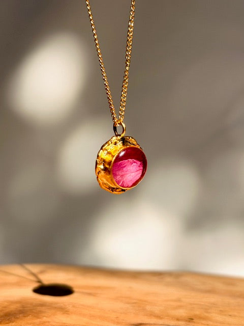 botanische organische hanger roze blad goud ketting BeLeaf Art