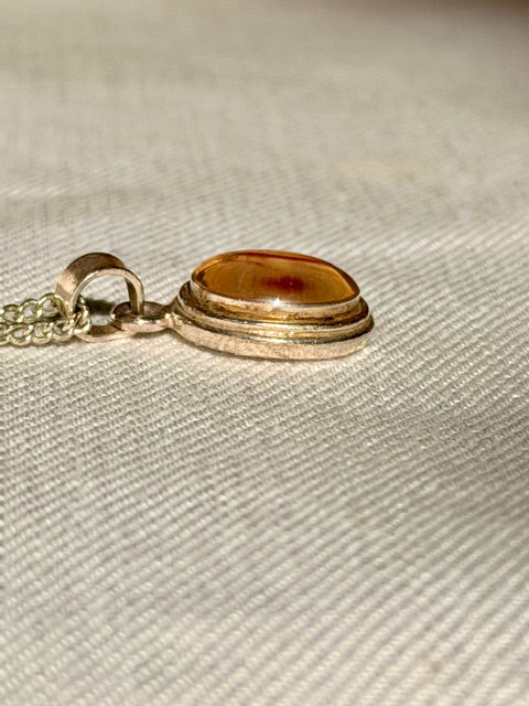 sterling zilveren botanische hanger met echte trompetbloem detail in laagjes resin