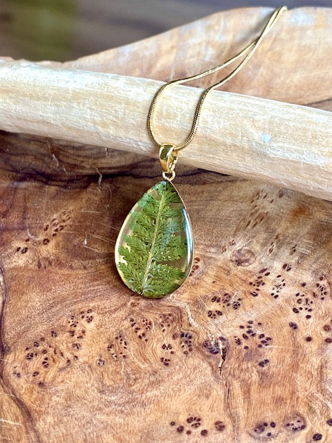 Drop pendant with fern leaf
