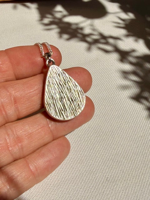 Druppelhanger met schermbloem - verzilverd